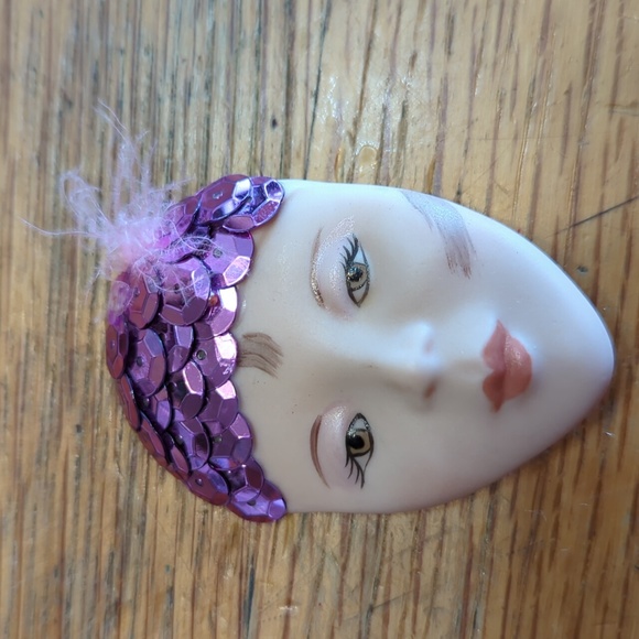 Vintage Face Lapel Pins - Picture 4 of 5